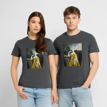 Ropa y Accesorios para Mujeres que aman el Arte.  Hombre y mujer vistiendo camisetas a juego de color gris oscuro con un estampado central de una pintura clásica de una dama con vestido amarillo.